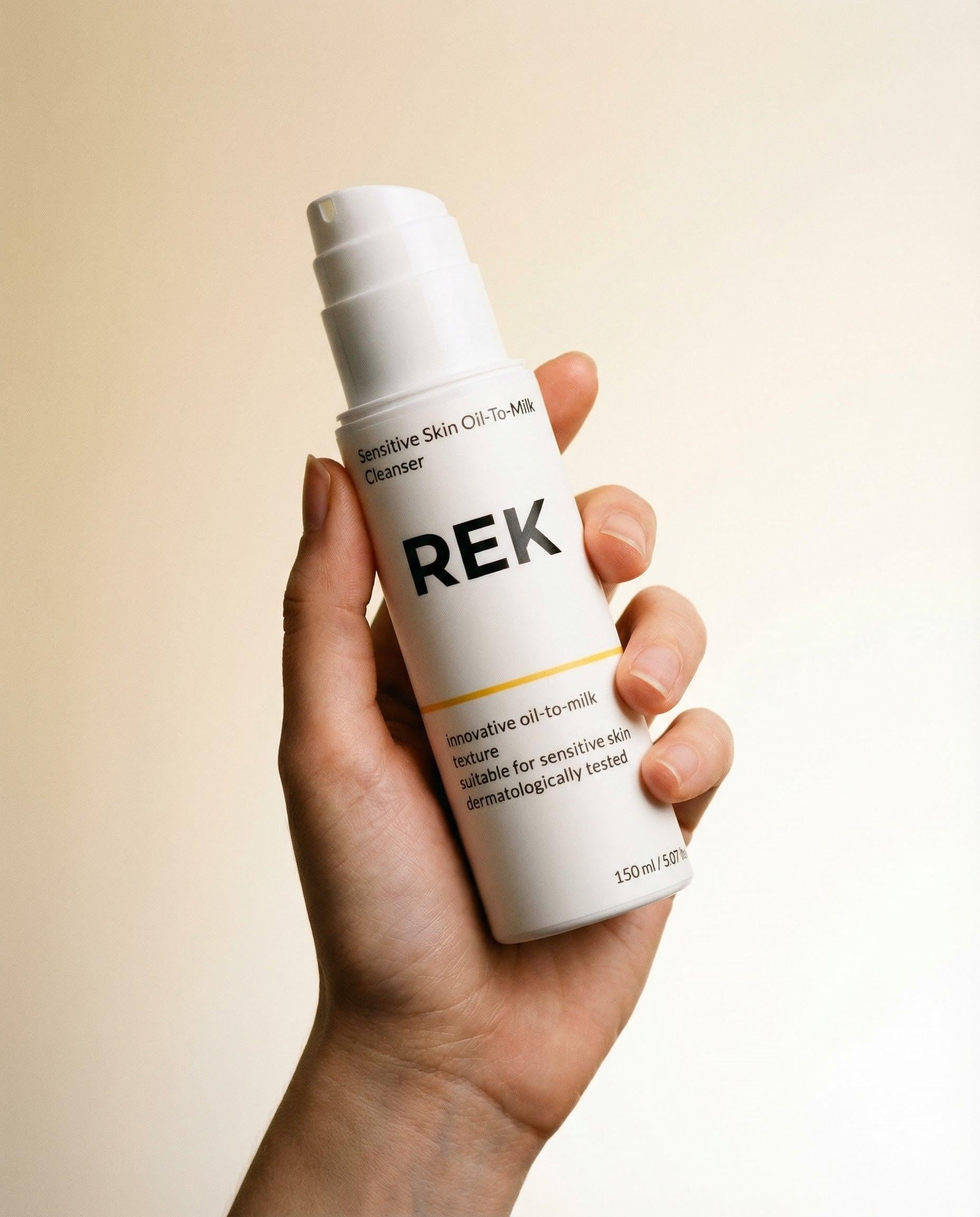 Oil-To-Milk Cleanser ā Sensitive Skin Formula