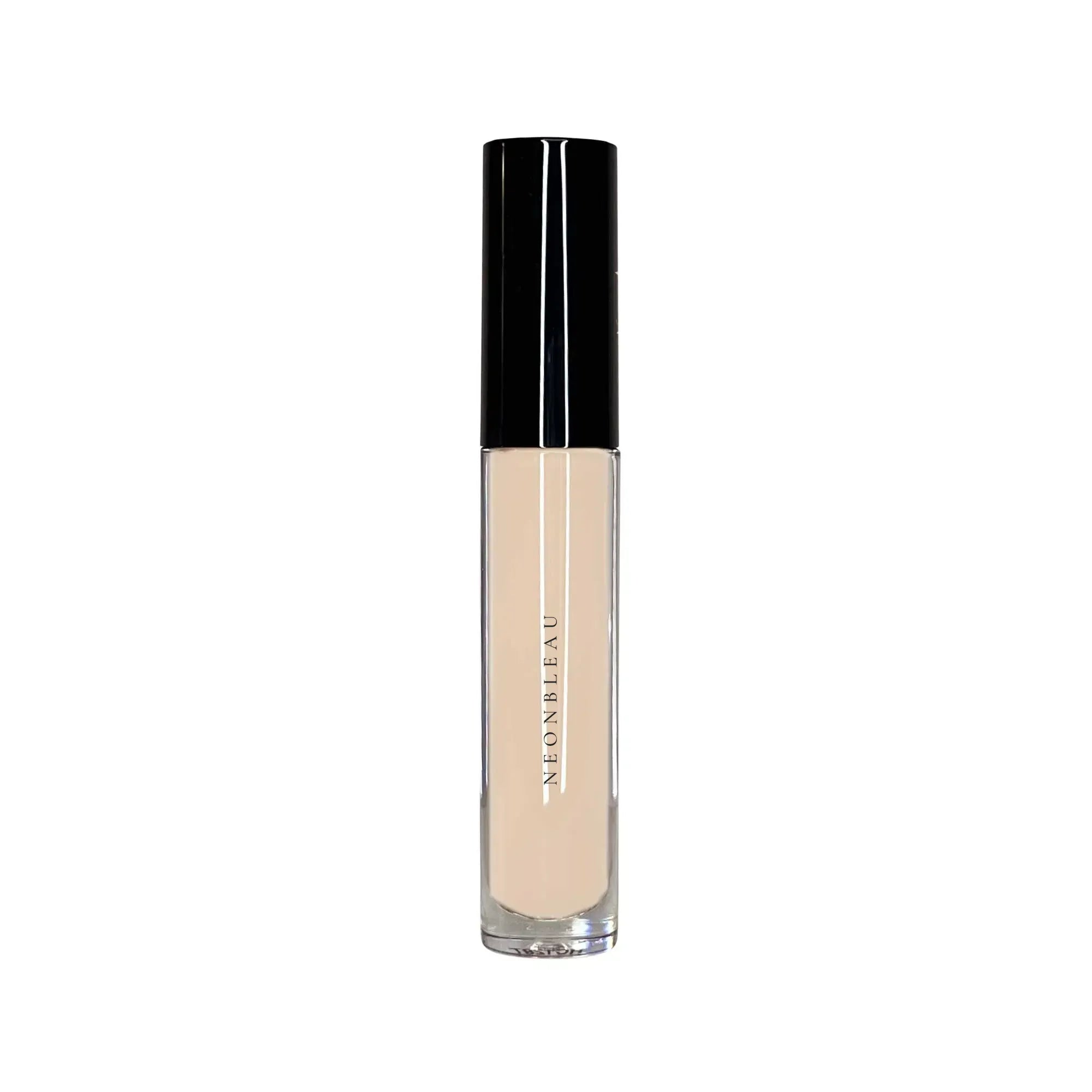 A tube of concealing cream in the shade Nougat with a black cap.