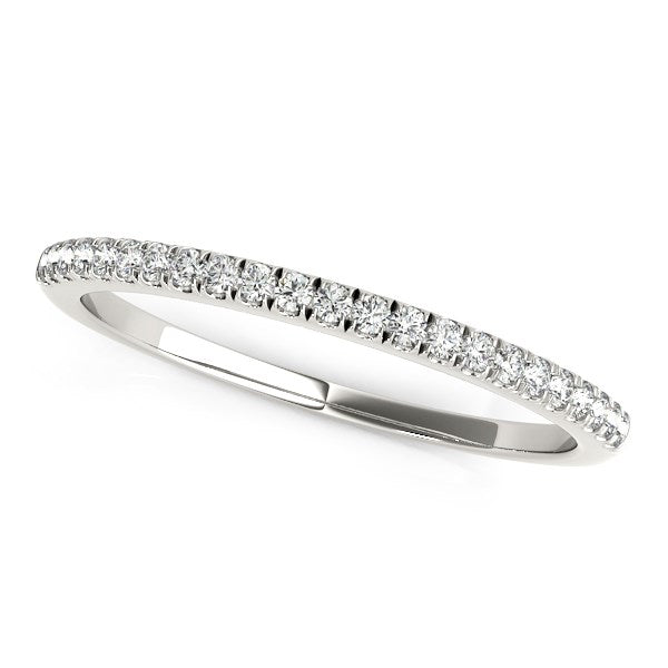 14k white gold scallop style setting diamond wedding band with round diamonds.