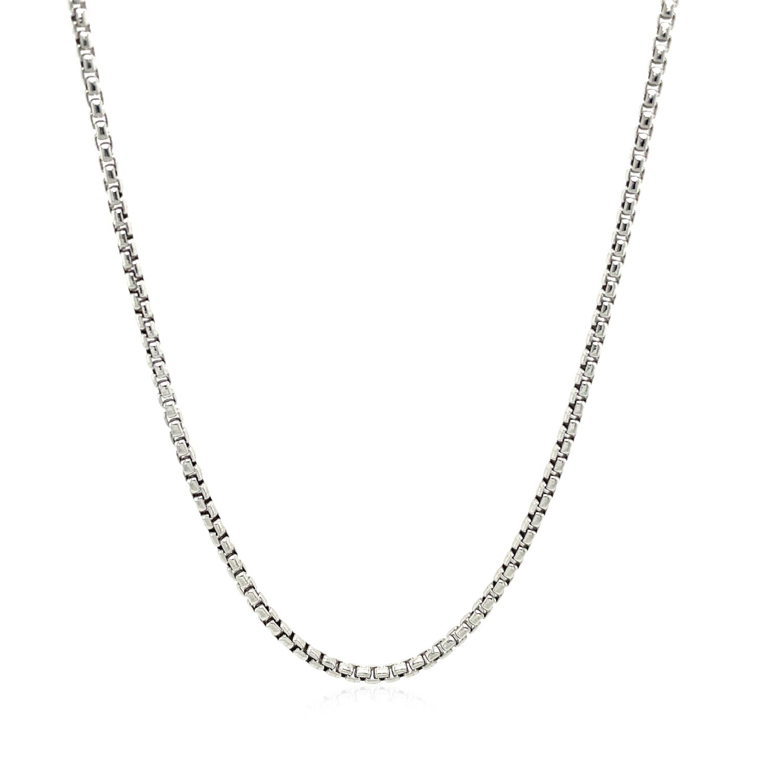 Sterling silver rhodium-plated round box chain.