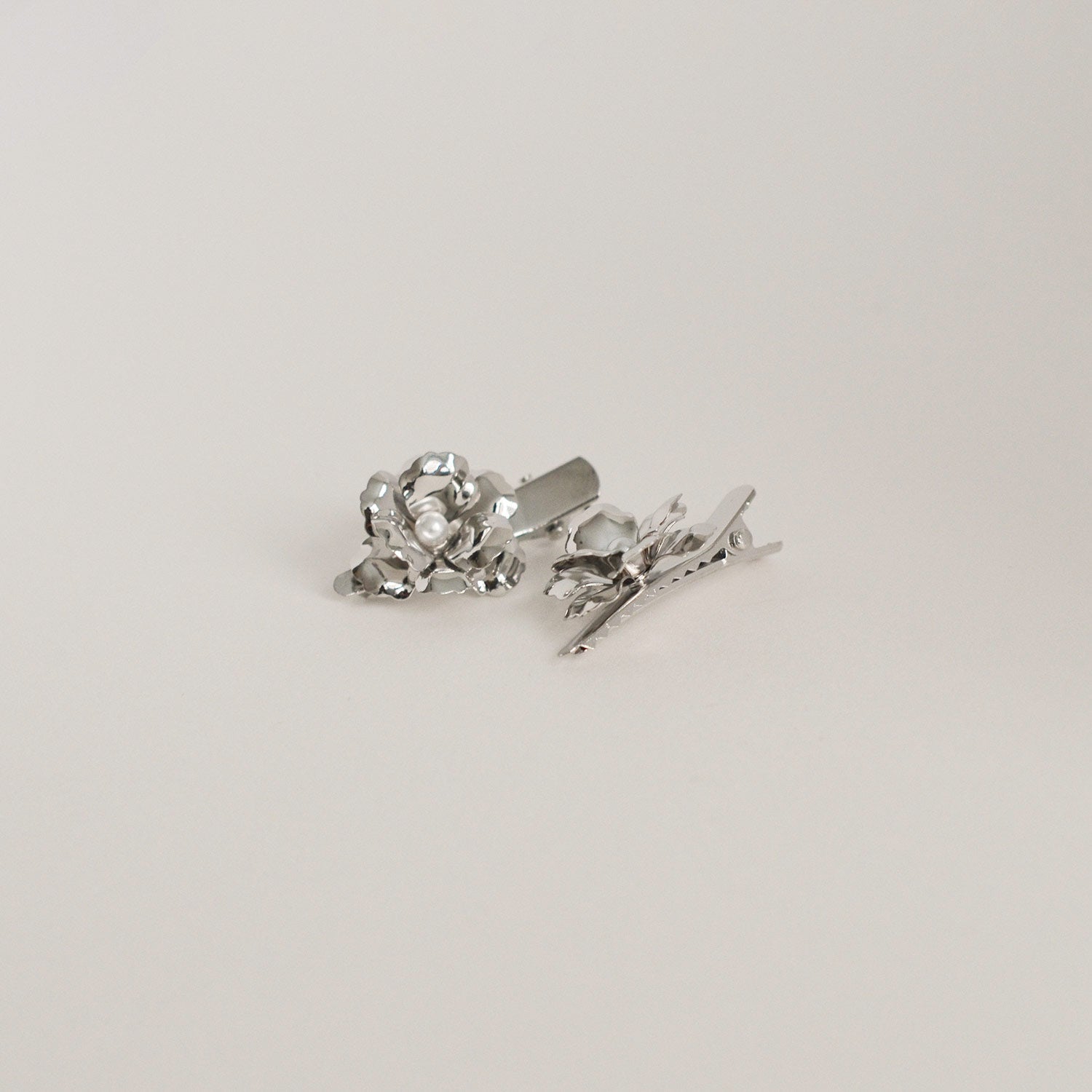 Metal Flower with Plastic Pearl Hair Clips | 3pcs | Silver